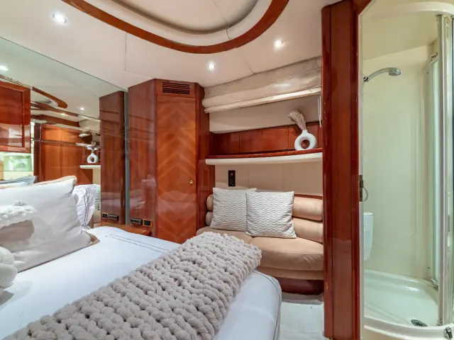 SALT SHAKER | Azimut 70 Fly — 45 / 47