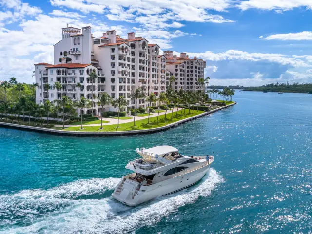 SALT SHAKER | Azimut 70 Fly — 13 / 47