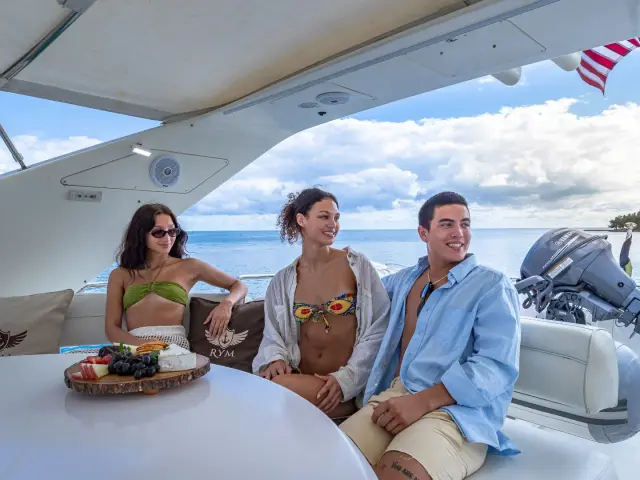 SALT SHAKER | Azimut 70 Fly — 24 / 47