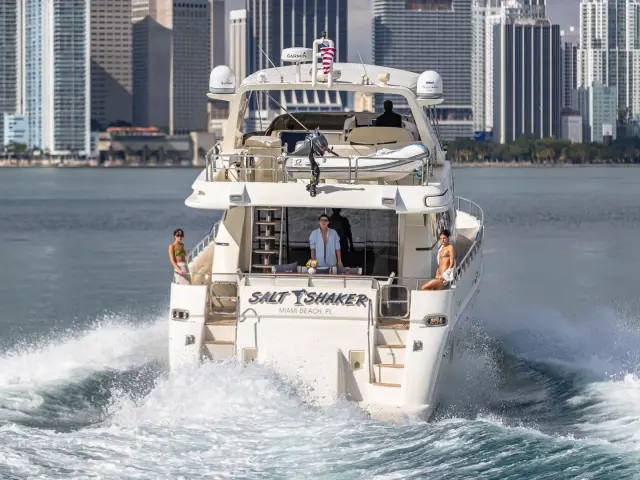 SALT SHAKER | Azimut 70 Fly — 12 / 47