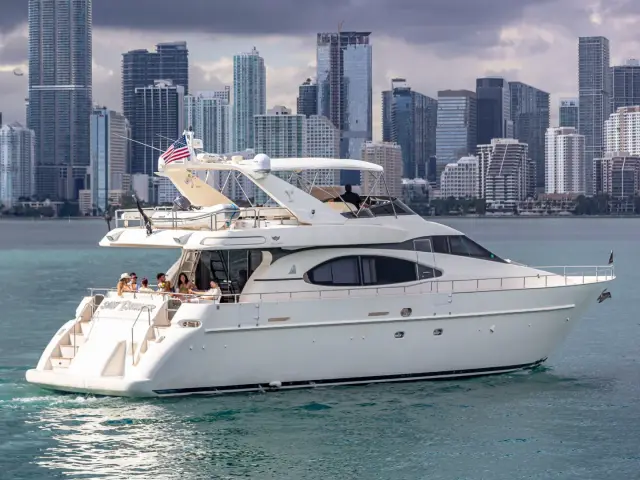 SALT SHAKER | Azimut 70 Fly — 5 / 47