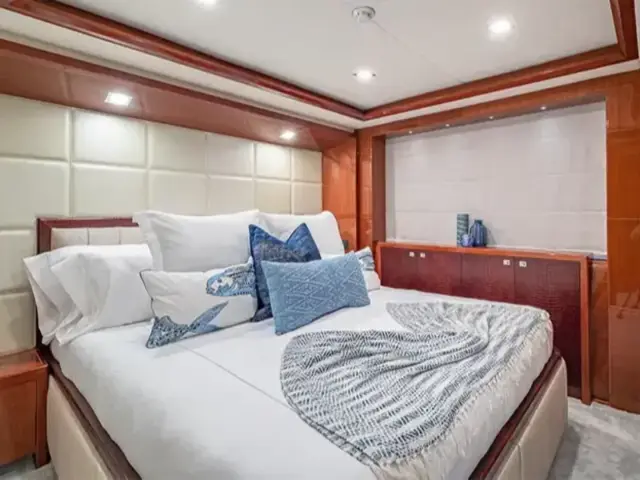 BEACHFRONT II | Princess 105 — 24 / 29