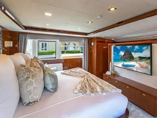 BEACHFRONT II | Princess 105 — 18 / 29