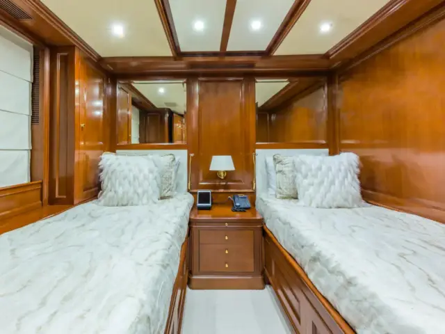 NAMASTE | Benetti 121 — 53 / 57