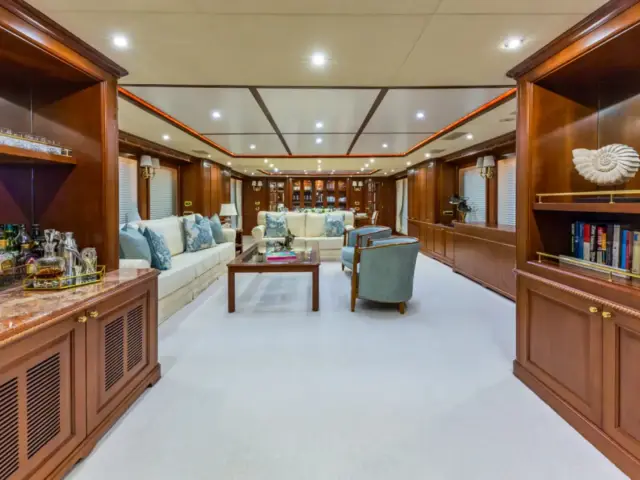 NAMASTE | Benetti 121 — 36 / 57