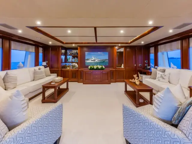 NAMASTE | Benetti 121 — 38 / 57