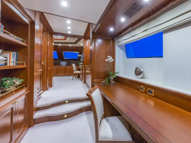 NAMASTE | Benetti 121 — 35 / 57