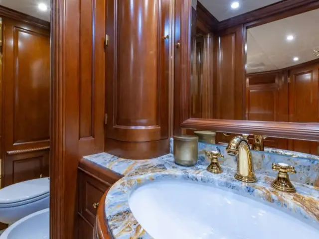 NAMASTE | Benetti 121 — 45 / 57