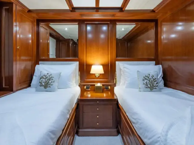 NAMASTE | Benetti 121 — 46 / 57
