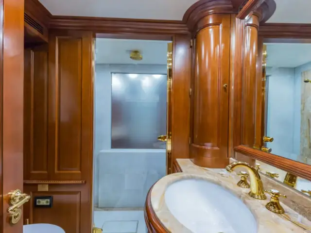 NAMASTE | Benetti 121 — 49 / 57