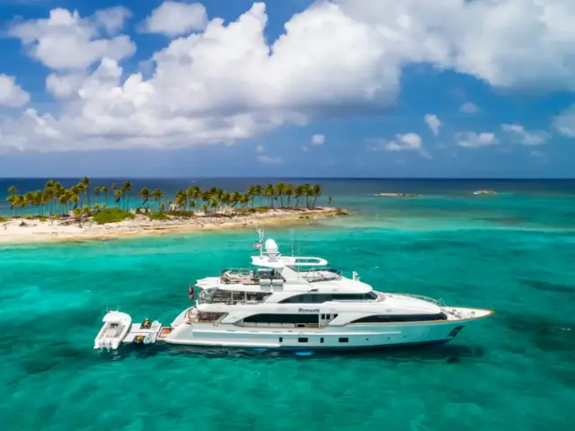 NAMASTE | Benetti 121 — 7 / 57