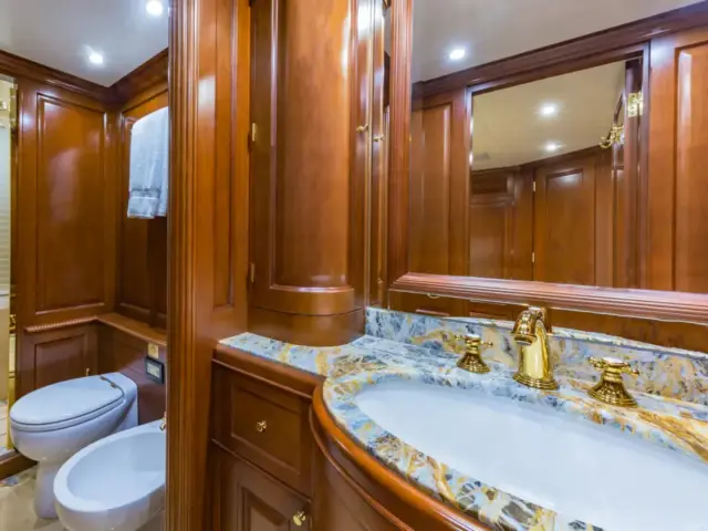 NAMASTE | Benetti 121 — 54 / 57