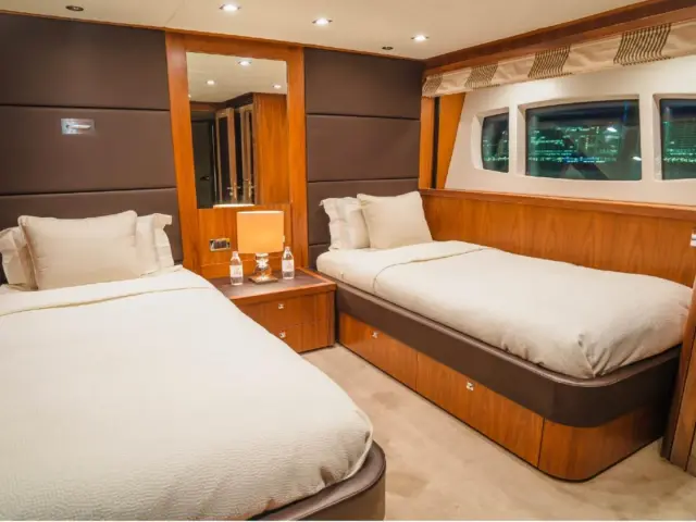 LUCIEN | Sunseeker 131 — 17 / 19