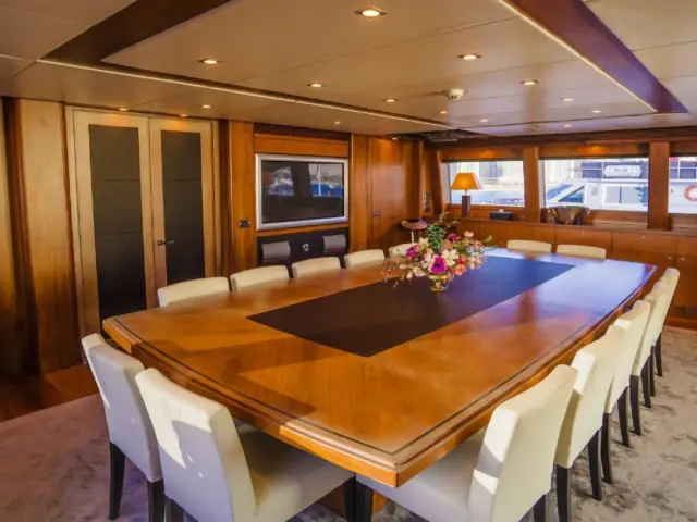 LUCIEN | Sunseeker 131 — 12 / 19