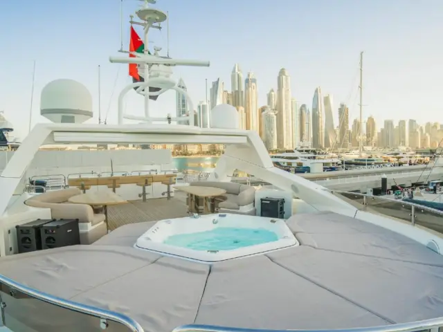 LUCIEN | Sunseeker 131 — 4 / 19