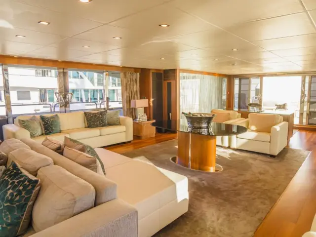 LUCIEN | Sunseeker 131 — 10 / 19
