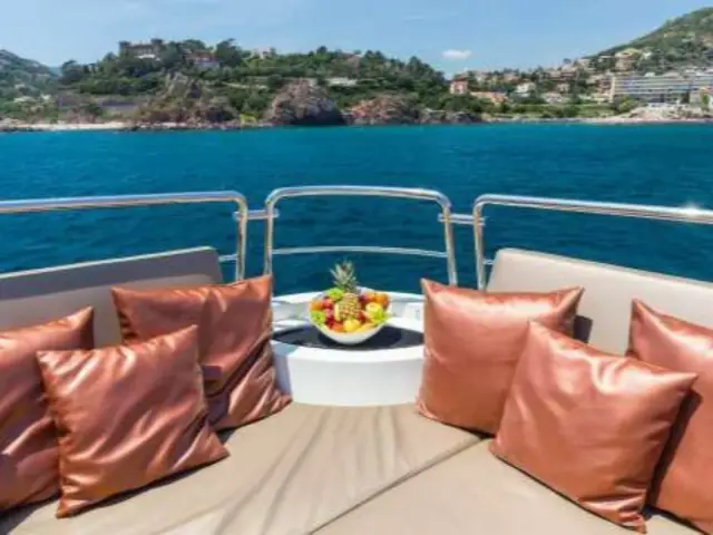 ACCAMA DELTA | Azimut 100 Jumbo — 13 / 24