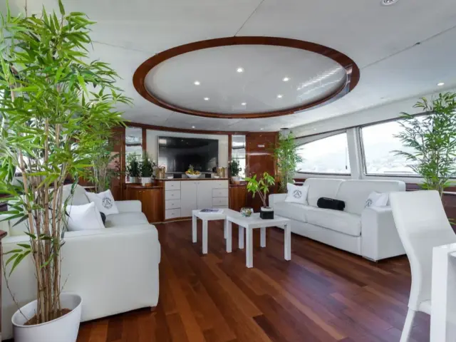 ACCAMA DELTA | Azimut 100 Jumbo — 18 / 24
