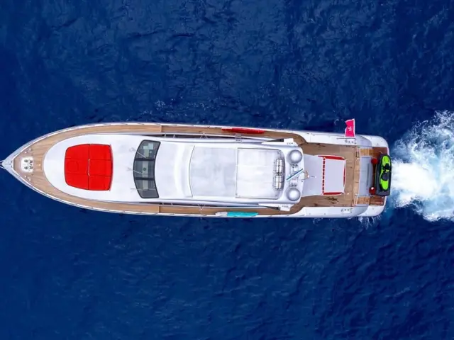 LA DIGUE | Mangusta 92 — 3 / 28