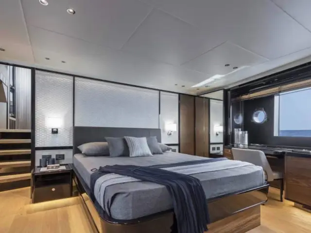ABSOLUTE | Absolute Navetta 68  — 21 / 27