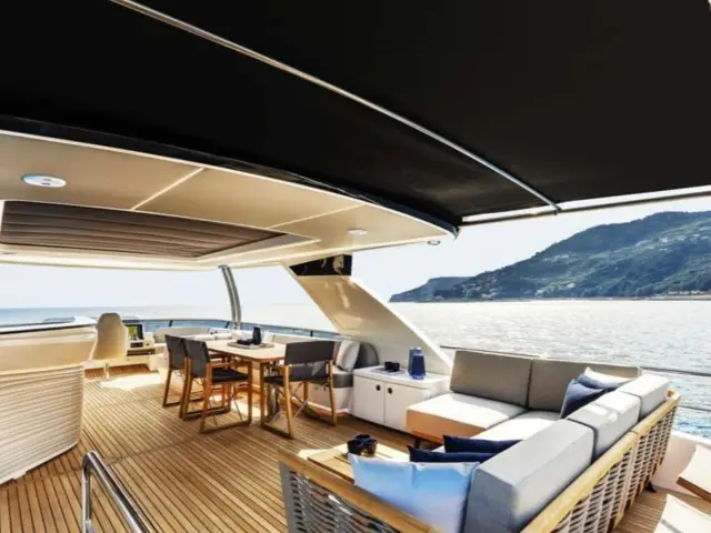 ABSOLUTE | Absolute Navetta 68  — 11 / 27