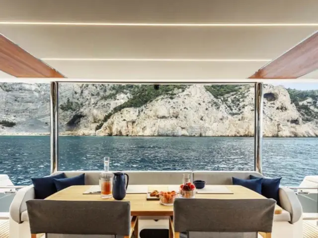 ABSOLUTE | Absolute Navetta 68  — 16 / 27