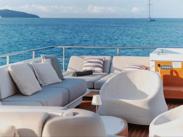 NEMESIS | Azimut 32 Metri — 21 / 101
