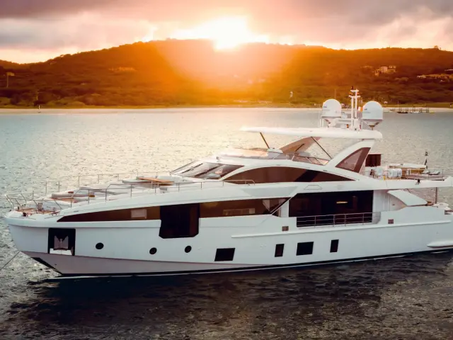 NEMESIS | Azimut 32 Metri — 91 / 101