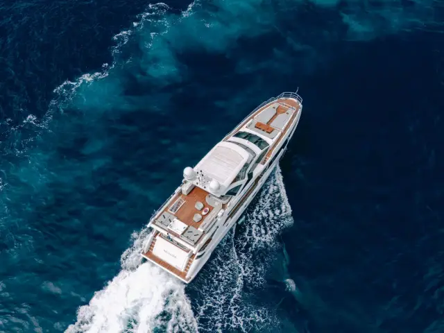 NEMESIS | Azimut 32 Metri — 85 / 101