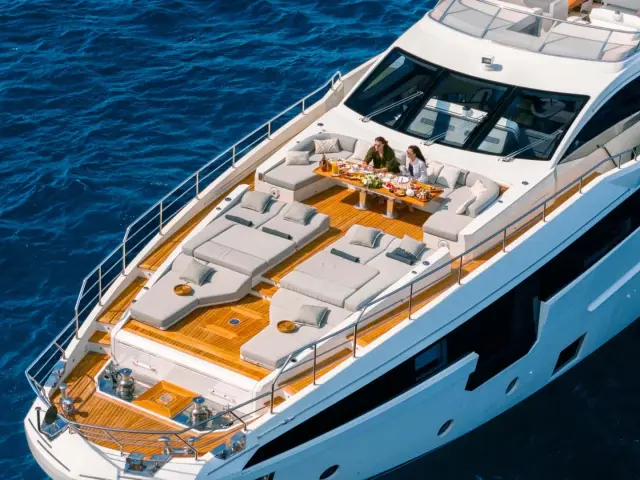 NEMESIS | Azimut 32 Metri — 72 / 101