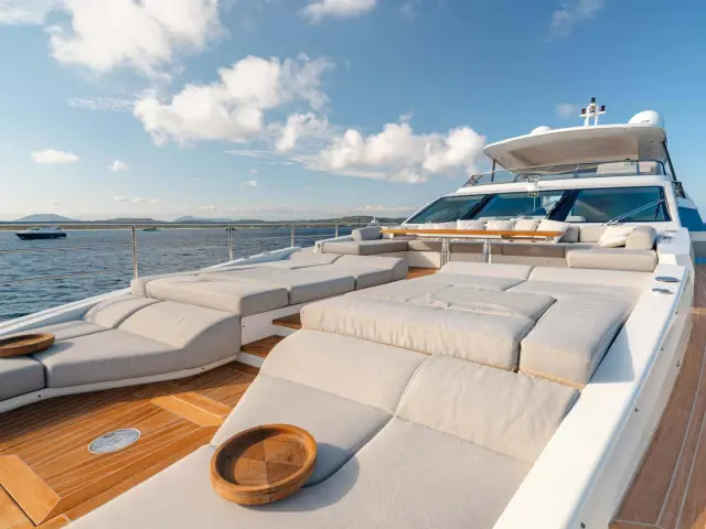 NEMESIS | Azimut 32 Metri — 30 / 101