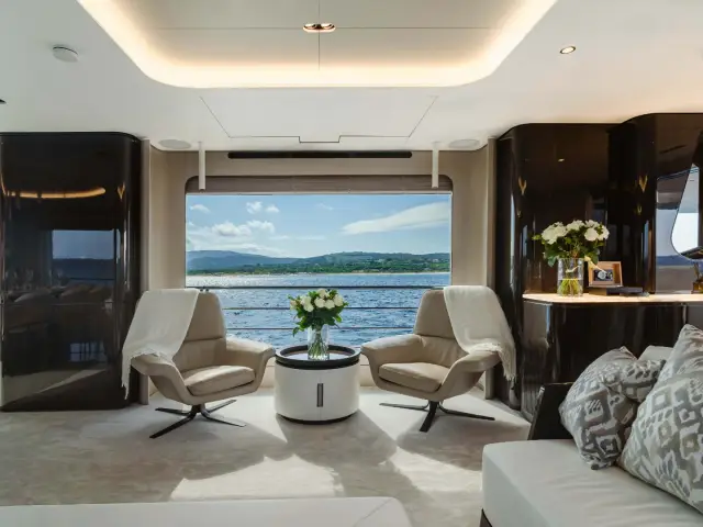 NEMESIS | Azimut 32 Metri — 55 / 101