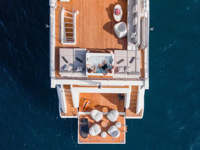 NEMESIS | Azimut 32 Metri — 6 / 101