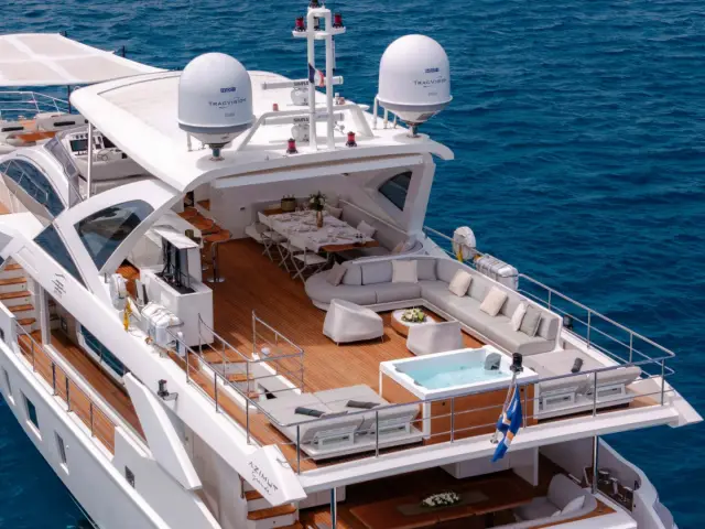 NEMESIS | Azimut 32 Metri — 93 / 101