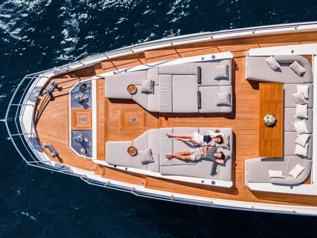 NEMESIS | Azimut 32 Metri — 9 / 101