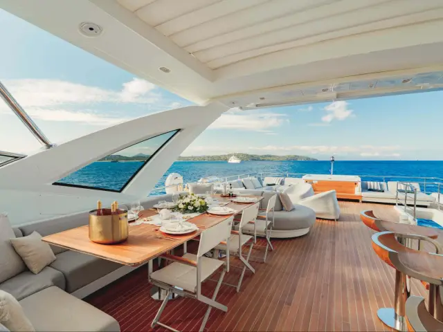 NEMESIS | Azimut 32 Metri — 42 / 101