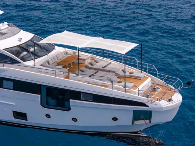 NEMESIS | Azimut 32 Metri — 98 / 101