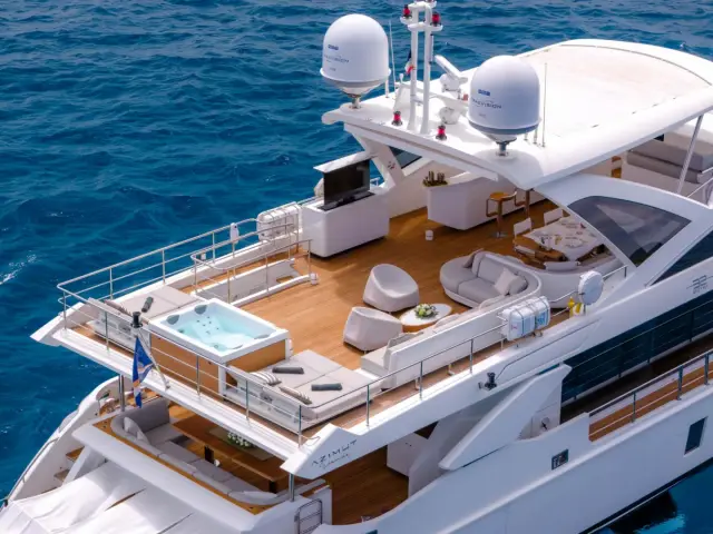 NEMESIS | Azimut 32 Metri — 96 / 101