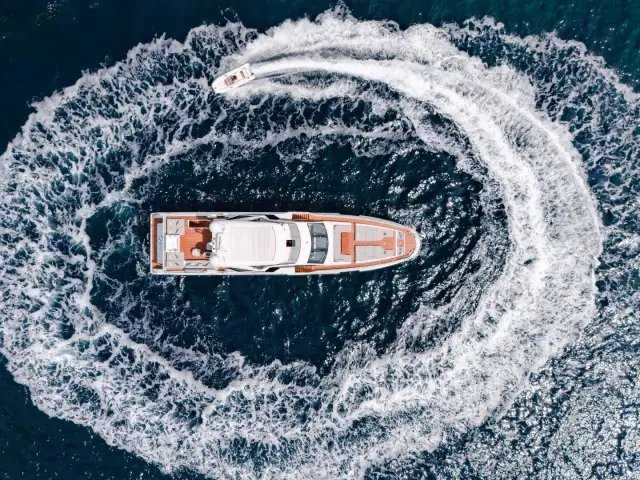 NEMESIS | Azimut 32 Metri — 82 / 101