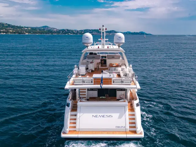 NEMESIS | Azimut 32 Metri — 18 / 101