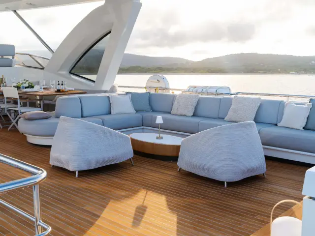 NEMESIS | Azimut 32 Metri — 24 / 101