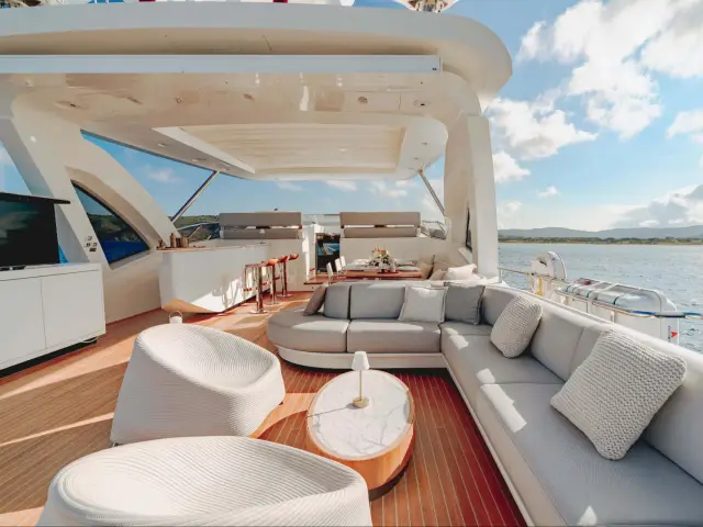NEMESIS | Azimut 32 Metri — 38 / 101