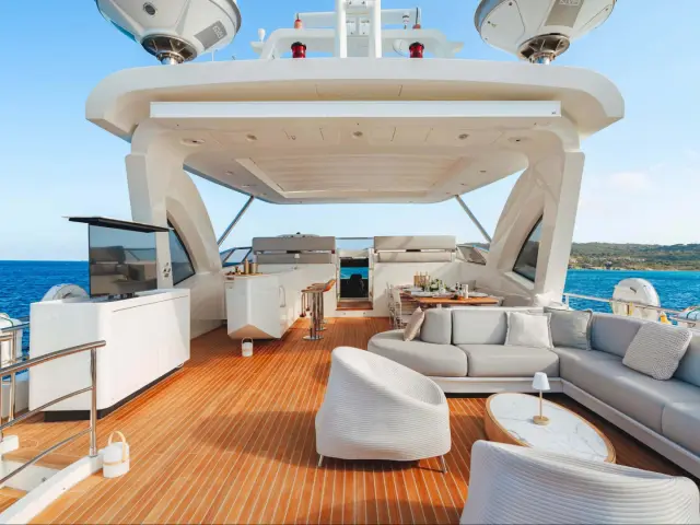 NEMESIS | Azimut 32 Metri — 40 / 101