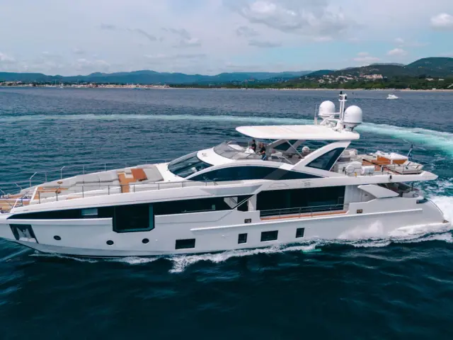NEMESIS | Azimut 32 Metri — 17 / 101