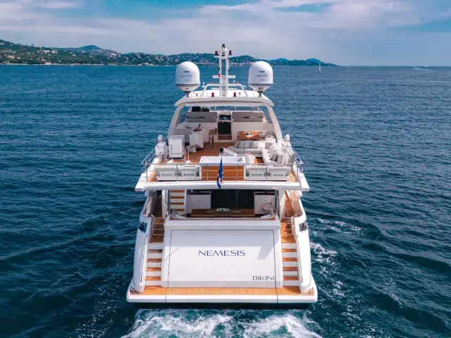 NEMESIS | Azimut 32 Metri — 89 / 101