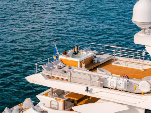 NEMESIS | Azimut 32 Metri — 66 / 101