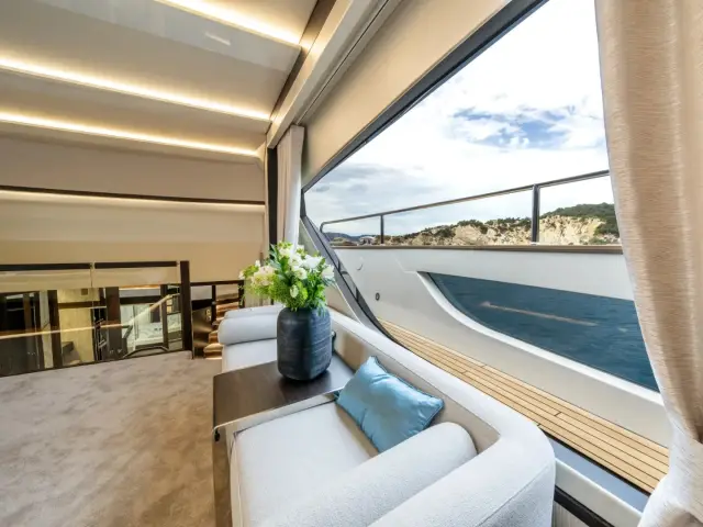 BLUE INFINITY ONE | Sunseeker 95  — 59 / 75