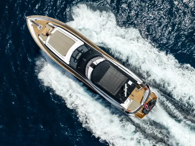 BLUE INFINITY ONE | Sunseeker 95  — 12 / 75