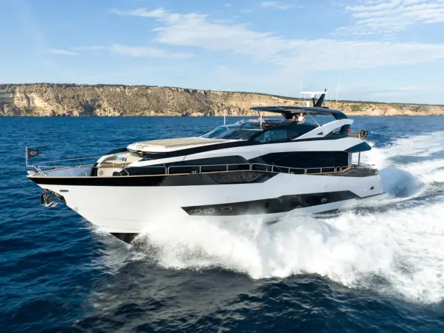 BLUE INFINITY ONE | Sunseeker 95  — 2 / 75