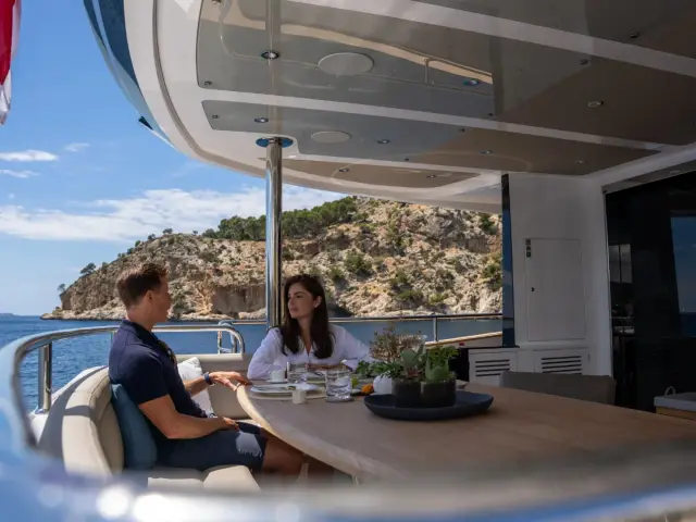 HIGH ENERGY | Sunseeker 95  — 45 / 77